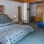 Hotel Posta - Famiglia Pra Dal 1866 A Caprile 4*