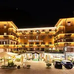 Hotel Posta - Famiglia Pra Dal 1866 A Caprile 4*