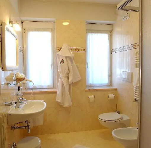 Szálloda Posta - Famiglia Pra Dal 1866 A Caprile