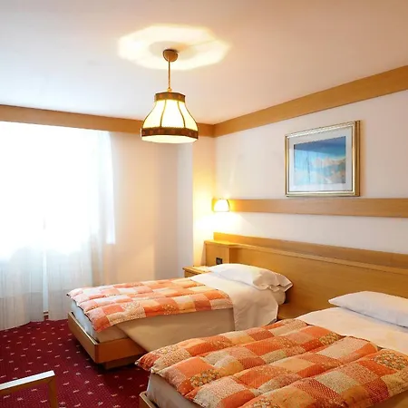 Ξενοδοχείο Posta - Famiglia Pra Dal 1866 A Caprile