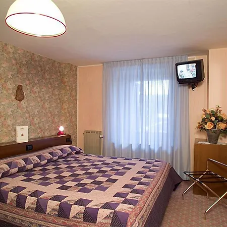 Posta - Famiglia Pra Dal 1866 A Caprile Отель 4*
