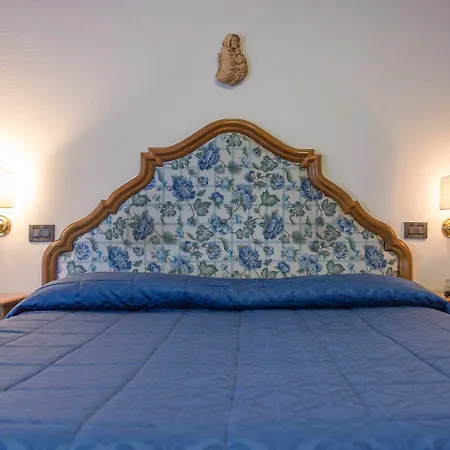 Posta - Famiglia Pra Dal 1866 A Caprile 4* Аллеге
