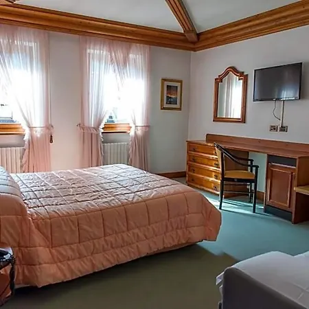 Hotel Posta - Famiglia Pra Dal 1866 A Caprile