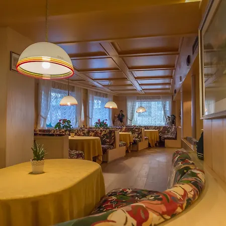 Posta - Famiglia Pra Dal 1866 A Caprile Hotel Alleghe