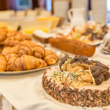 Hotel Posta - Famiglia Pra Dal 1866 A Caprile 4*