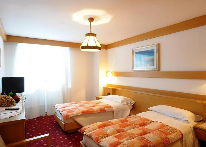 Ξενοδοχείο Posta - Famiglia Pra Dal 1866 A Caprile