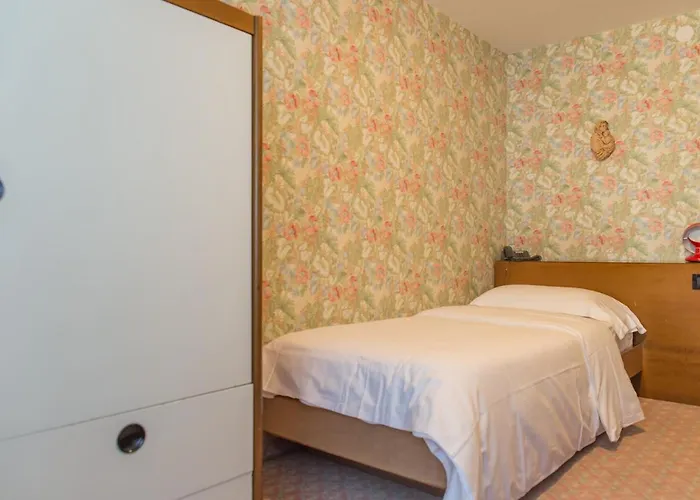 Ξενοδοχείο Posta - Famiglia Pra Dal 1866 A Caprile 4*